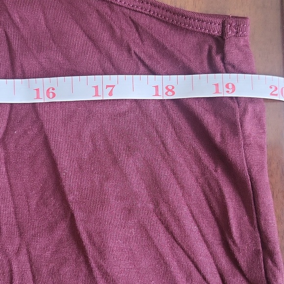 Wine Sleeveless Top - Picture 7 of 8